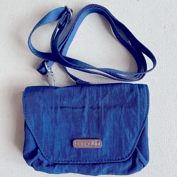 Baggallini Handbags - Baggallini Mini Crossbody/ Wallet/ Belt Bag